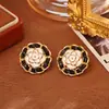 Pendientes colgantes de camelia de moda, un toque de elegancia inspirada en Chanel, lujo ligero, modernos, diseño geométrico de alta gama, estilo dulce y etéreo