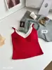 Camisola de chica caliente de verano para mujer, imitación de dos piezas con copas incorporadas, diseño de color contrastante, adecuada para usar sola o en capas, con una espalda bonita y corte ajustado