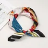 Pañuelo de Seda de Algodón y Lino Estilo Coreano 70cm, Moderno y Versátil, Pañuelo Cuadrado Pequeño Sencillo y Artístico, Adecuado para Fotografía de Viaje y como Pañuelo Decorativo para el Cuello