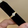 Anel de Flor de Gelo de Entrada de Moda Ovo de Pombo Cortado de Luxo Simples para o Dia a Dia Brilhante Diamante de Alto Carbono Pequeno Médio Anel de Diamante Banhado a Ouro Antigo para Mulheres