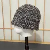 Chapéu de Lã Colorido Estilo Preguiçoso Retrô Personalizado para Mulheres Outono Inverno Versátil Afina o Rosto Gorro de Tricô Quente Chapéu Balde Pulôver