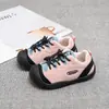 Zapatos Deportivos para Niñas 2026 Nuevos Zapatos de Otoño para Niños Zapatos de Malla Transpirable Suela Suave Versátiles para Niños Pequeños Antideslizantes Zapatos para Bebé