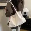 Bolso de mano casual de diseño de nicho estilo coreano, nuevo de moda otoño 2026, bolso de hombro de gran capacidad