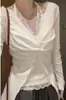 Novo Top de Inverno Doce com Renda, Decote em V Cruzado, Manga Longa, Patchwork Falso de Duas Peças, Interior Escovado para Mulheres