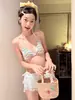 2026 Novo Conjunto de Maiô para Férias na Praia de Verão, Branco e Amarelo, Sexy e Bonito, Biquíni de Duas Peças para Jovem