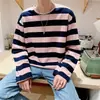Camiseta de Manga Longa Listrada em Preto e Branco Moletom de Gola Redonda Masculino Camisa Top de Camada Interna Solta Masculina e Feminina Marca Trbottomy Simples