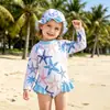 ¡Un Imprescindible para la Playa! Gorro de Natación Lindo con Lazo + Conjunto de Bañador de Dos Piezas para Bebés Niñas