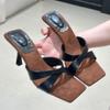Sandálias Femininas Slip-On Quadradas com Tiras Cruzadas Color Block Estilo Europeu e Americano, Novidade Verão 2026 Abertas Bico Quadrado Salto Agulha Moda Chinelos de Salto Alto