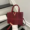 Retro 2026 Primavera/Verano Nuevo Bolso Cuadrado Pequeño de Moda para Viajar al Trabajo Casual con Patrón de Cocodrilo Bolso de Hombro Cruzado de Moda