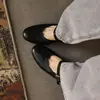 Zapatos Mary Jane de Cuero Lavado con Mucha Textura, Otoño 2026, Tacón Medio, Versátiles, Puntera Redonda, Cuero Genuino, Zapatos de una Sola Correa con Hebilla para Mujer