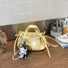 Bolsa Pequena de Mão 2026 Casual Estilosa Bolsa Quadrada Pequena Design de Nicho da Primavera Bolsa de Ombro Transversal para o Dia a Dia