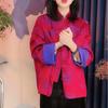 Abrigo hermoso popular de este año bata de batalla de Año Nuevo de alta calidad nuevo estilo chino rojo jacquard color contrastante top para mujer
