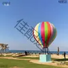 Accesorios Decorativos Coloridos para Globos Aerostáticos en la Zona Escénica