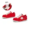 Tênis femininos de couro legítimo 2026 primavera novo sapatos esportivos baixos femininos casuais modernos tênis de corrida sapatos femininos versáteis