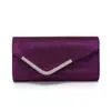 Nova Bolsa de Embreagem Elegante e Versátil para Festas e Bailes, Elegante para Banquetes e Casamentos, Combinada com uma Bolsa Transversal Prateada