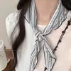 Estilo Chica Caliente Millennial Estampado de Leopardo Bufanda de Seda para Mujer Otoño e Invierno 2025 Nueva Bufanda de Alta Gama Retro Más Fácil para Combinar Accesorios para el Cuello