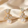 Pendientes de Flor de Zirconia y Perla de Diseño Exclusivo, Pendientes Femeninos y Delicados, Pequeños y Versátiles, Pendientes de Alta Gama