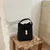 Bolsa Transversal Feminina de Design Retrô de Nicho Transfronteiriço com Textura Trançada, Bolsa de Mão Estilosa Simples e da Moda