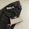 Nuevo Modelo 2025 Bolso Versátil de Moda de Gama Alta para Mujer con Hebilla de Cierre de Color Contrastante Bolso Cuadrado Pequeño Cruzado Casual de Moda