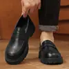 Zapatos de cuero de talla grande para hombre con suela gruesa para aumentar la altura, mocasines casuales brillantes de charol con tacón grueso, zapatos de moda para estilista