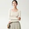 Suéter de malha fino e amigo da pele para mulheres, novo estilo outono/inverno, feito com fio Yangzi fino, com gola U grande e 100% lã pura
