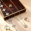 Novo conjunto de joias de aço inoxidável com design de trevo de quatro folhas de 13 mm, com pedras de diamante em ambos os lados, para pulseira, colar, anel e brincos, joias de moda de luxo leve
