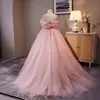 Vestido rosa abullonado tipo hada, nueva colección verano 2026, vestido de noche dulce y adorable de un solo hombro, directo del fabricante