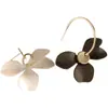 Pendientes de Pétalos Mate de Alta Gama con Pasador de Plata 925 para Mujer Pendientes de Diseño Asimétrico de Nicho Accesorios Exagerados para Orejas de Otoño e Invierno