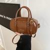 Bolso pequeño cuadrado de mano, moderno y de moda, para invierno 2025, estilo retro, sencillo, informal, para el trabajo, bandolera.