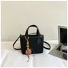Bolsa Saco Estilo Relaxado Vintage para Mulheres, Novo Modelo Outono 2026, Bolsa de Mão Fashion de Alto Valor para Deslocamento e Trabalho, Bolsa Transversal