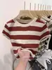 2025 Novo Suéter Listrado de Seda de Gelo Slim-fit Feito na Europa Feminino de Manga Curta Verão Slim-fit Spice Girl Top Curto Base