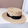 Sombrero de copa plana de rafia retro británico para mujer, sombrero de paja con protección solar de verano, sombrero de ala plana con parte superior hueca hecho a mano, sombrero para el sol de marea.