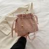 Bolso de gran capacidad de hilo bordado para mujer 2024 nuevo bolso de hombro de cadena popular de este año moda tote para ir al trabajo bolso de cubo