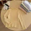 Novos estilos de outono e inverno: suéteres doces com acabamento em renda para meninas, peças básicas para bebês, blusas de tricô de manga comprida em cores de doce