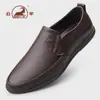 Sapatos casuais masculinos de couro de carneiro genuíno de alta qualidade, sapatos de couro masculinos genuínos com sola macia para dirigir, sapatos de pai para meia-idade