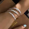 Pulseira Jieding de Aço Inoxidável Prata com Zircônia Cruz Europeia e Americana Atacado Transfronteiriço Pulseira de Joia para Mulheres Pulseira Aberta de Luxo Leve
