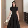 Vestido Polo Slimming com Ajuste na Cintura Estilo Verão Novo para Mulheres 2026 Tamanho Plus Elegante Versátil Manga Curta Vestido Preto Básico