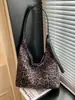 Bolsa de ombro para mamãe e bebê de grande capacidade para exportação, nova moda outono/inverno 2026 estampa de leopardo bolsa de trabalho, bolsa transversal retrô versátil