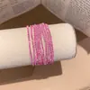 Pulsera geométrica minimalista incrustada con diamantes con un diseño fresco y discreto, única y exquisita, versátil y elegante, adecuada para usar en capas