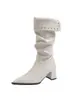 Botas Franzidas Sazonais Encontro Primeiro Outono 2026 Petite Rivete Bico Fino Salto Bloco Meio da Panturrilha Moda Botas de Cavaleiro