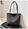 Bolso de Mano Estilo Coreano para Viajar 2025 Nuevo Versátil Ins Bolso de Hombro/Axila Versátil Gran Capacidad Bolso Tote de Color Puro