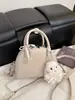 Bolsa de Mão Versátil Cor Sólida Simples Estilo Novo Primavera e Verão para Mulheres, Textura Elegante e de Alta Qualidade, Bolsa Transversal Elegante para o Dia a Dia