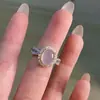 Anel de Rosto de Ovo de Calcedônia Branca Ice da Moda para Mulheres Moda Versátil Luxo Leve Ins Minimalista Anel Ajustável