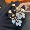 Pendientes de Borla en Forma de Abanico Vintage Retro Europeo y Americano de Lujo Ligero Simples con Elegancia Exagerada y Sensación de Alta Gama, Pendientes con Incrustaciones de Diamantes para Mujer