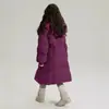 Abrigo de invierno para niña 2026 nuevo lanzamiento, chaqueta gruesa de algodón plumón con bolsillos de rombos, hasta la rodilla, estiliza, moderno