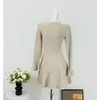 Vestido de punto estilo francés para mujer, nueva colección de otoño, diseño de manga larga, entallado en la cintura, efecto adelgazante, elegante vestido corto