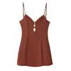 Atacado de roupas femininas transfronteiriço 2026 nova moda elegante sem mangas alças design decote V decote vazado costas nuas vestido