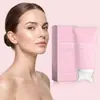 Crema de Cuello con Colágeno cuida suavemente la piel del cuello y el cuerpo, proporcionando hidratación, suavidad y tersura aptas para la piel con cuidado de masaje