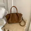 Bolsa de Gran Capacidad para el Trabajo Diario para Mujer, Nuevo Estilo Trendy de Invierno 2025, Elegante Bolso de Hombro Retro, Bolso Tote Versátil con Acabado de Alta Calidad