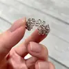 Anillo Retro de Flor de Encaje Hueco para Mujer, Lujo Ligero, Diseño de Nicho de Alta Gama, Anillo para Dedo Índice, Anillo de Moda y Versátil